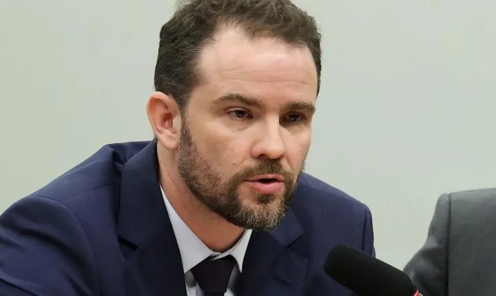 Governo buscará cumprir meta fiscal com diálogo, diz Durigan