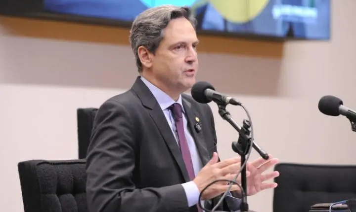 Projeto cria regras para fiscalizar pessoas expostas politicamente